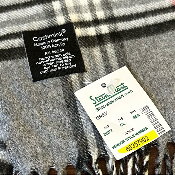 NWT Heather Gray Tartan Plaid Cashmink Scarf by V.FRAAS Germany - Picture 3 of 6